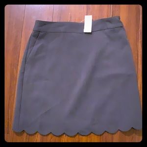 Scalloped short pencil skirt